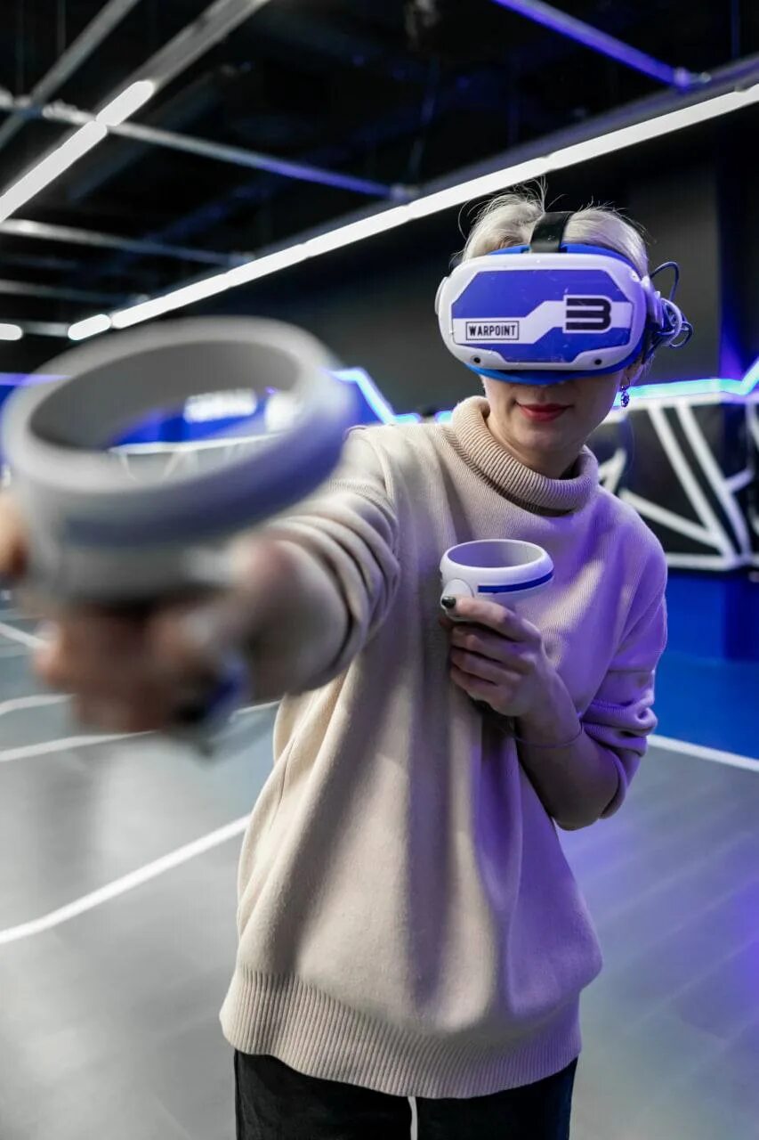 Генезис омск. Мир виртуальной реальности. Виртуальная реальность Oculus. Виртуальная реальность фото. Виртуальная реальность Омск.