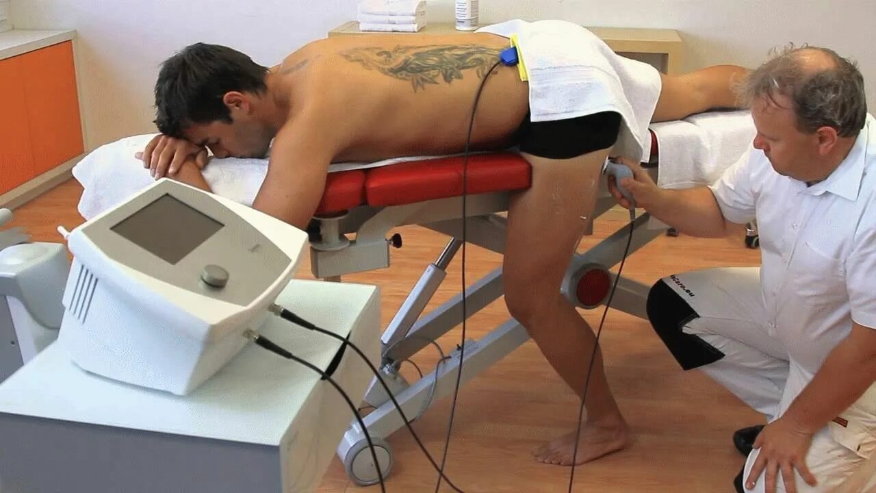 Ректальный врач. УВТ физиотерапия тазобедренного сустава. Прибор проктолога для осмотра. Электрофорез коленного сустава. Физиотерапевтические процедуры электрофорез.