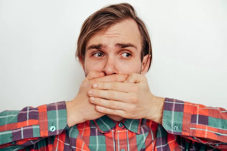 Человек стыдится. Человеку стыдно. Стыд эмоция. Стыд эмоция. Эмоциональный стыд.