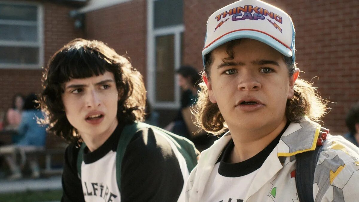 финн вулфхард 2022. майк осд. очень странные дела финн. финн вулфхард 2022. очень странные дела финн.