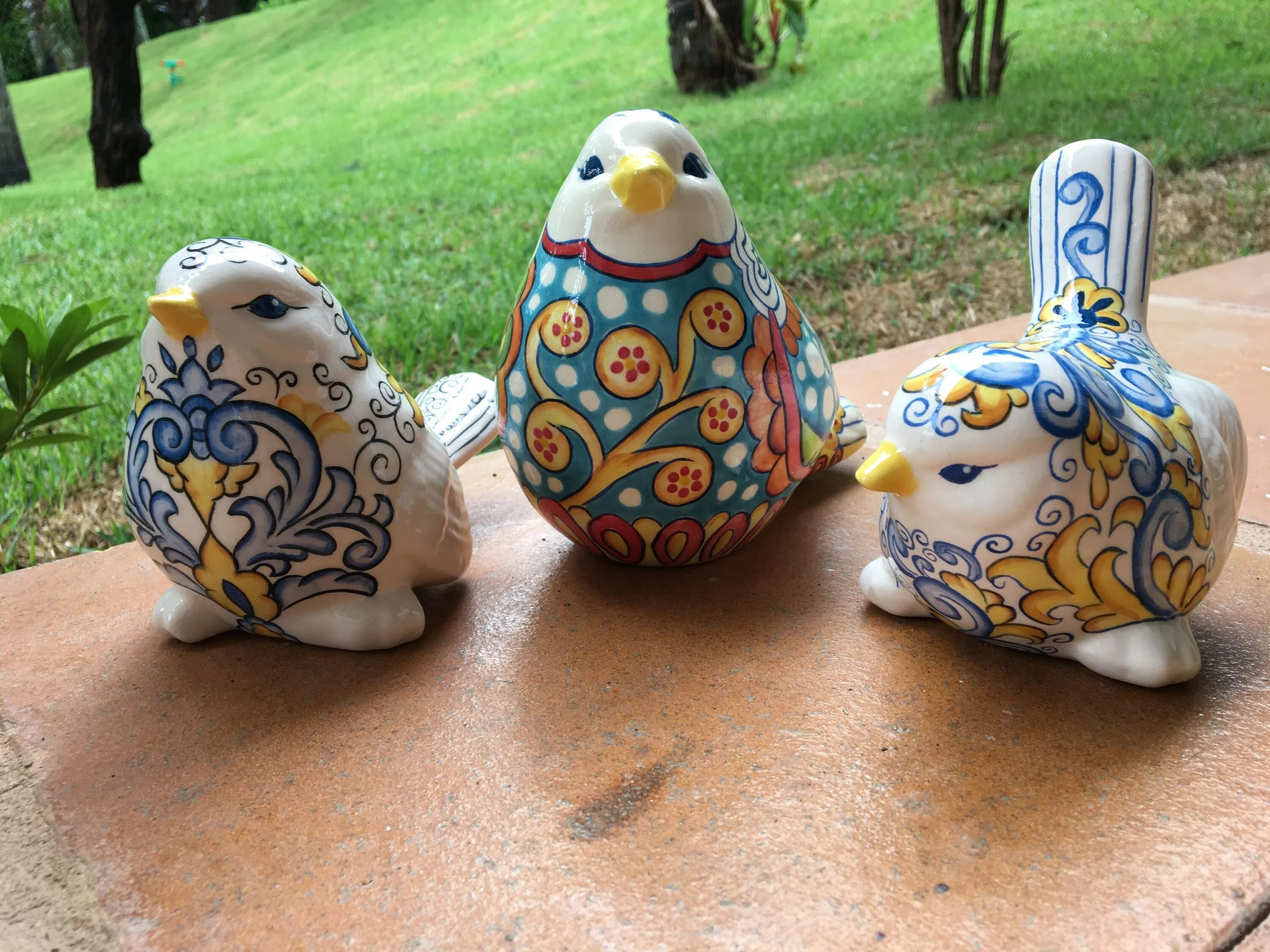 Птичка из глины. Птичка керамика белая. Птица керамика. Декоративная птица из глины. Декоративная птица из глины.