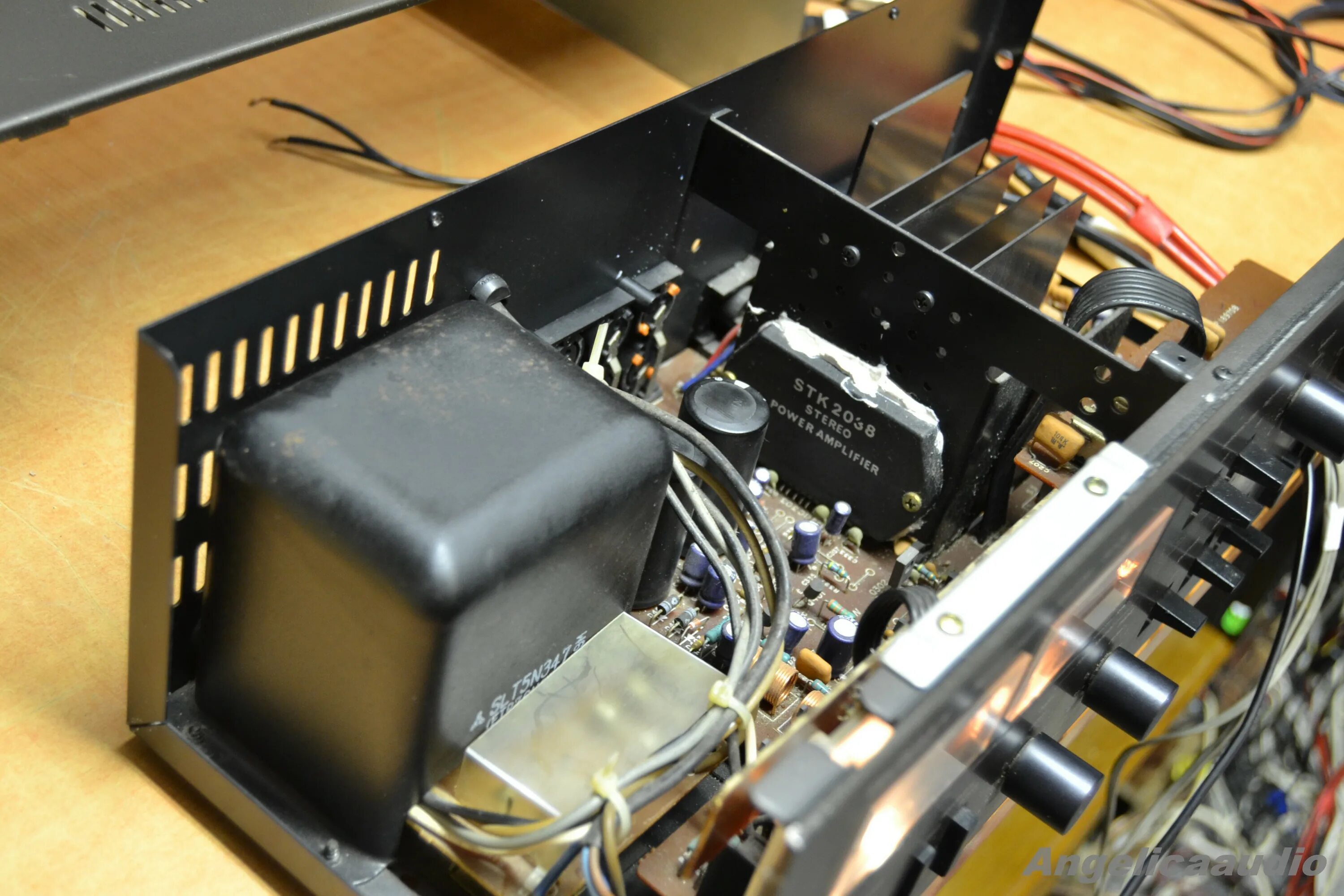 Technics su z2. Усилитель техникс su z23. Technics su9070 2. Усилитель technics su-gm12d. Technics su-z2 внутри.