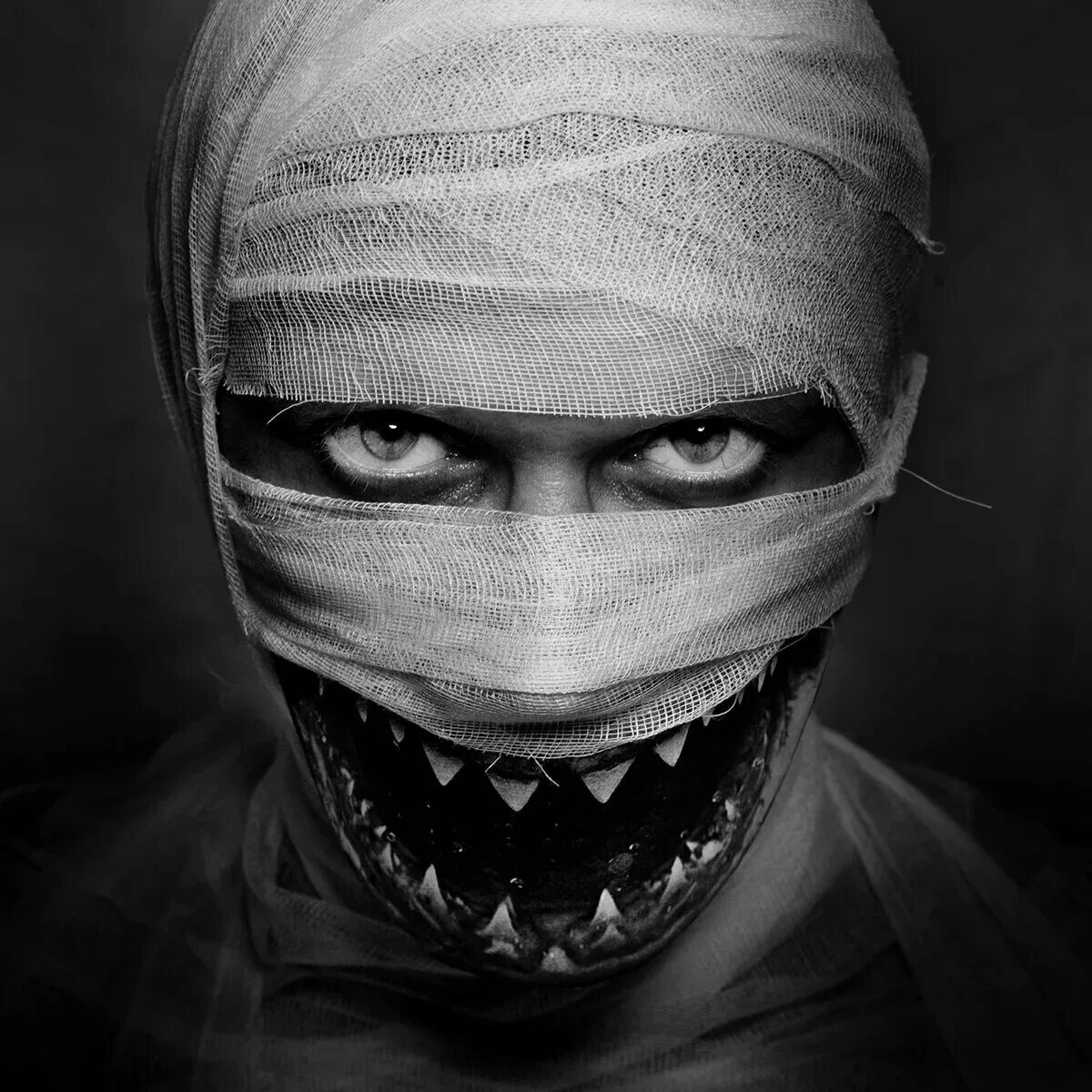 Брутальный курящий мужчина. Аватарка девушка в маске. Жоская ава. Жоская ава. Человек с фаером.