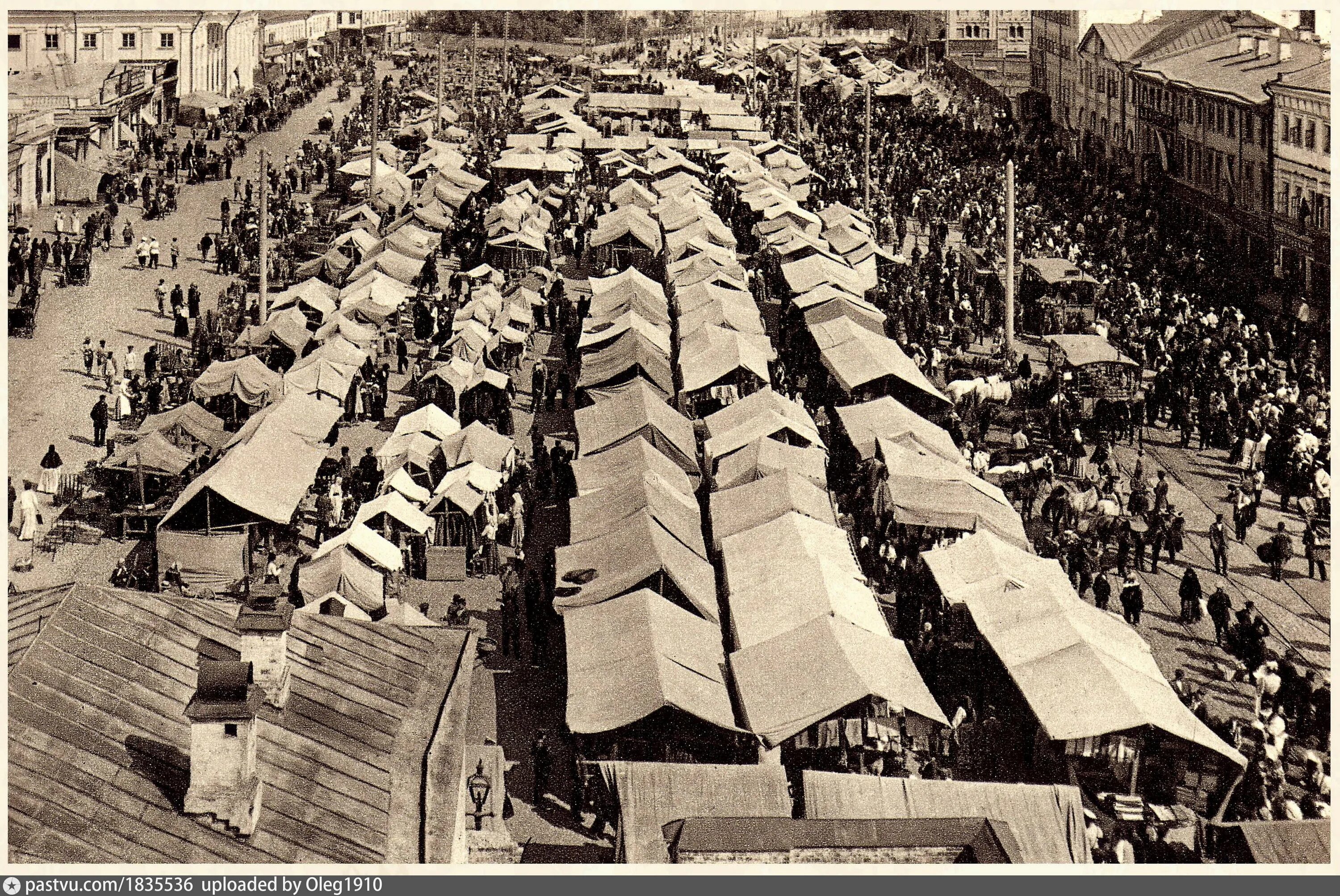 Сухаревский рынок в Москве 1920-е годы. Рынок Сухаревка в Москве. Сухаревка в Москве. Рынок у Сухаревой башни в Москве. Жизнь в 20 30 годы прошлого столетия