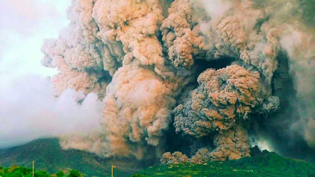 Стромболи вулкан. Продукты извержения вулканов. Опасные явления вулкана. Вулкан ситуации. Вулкан шивелуч 1964.