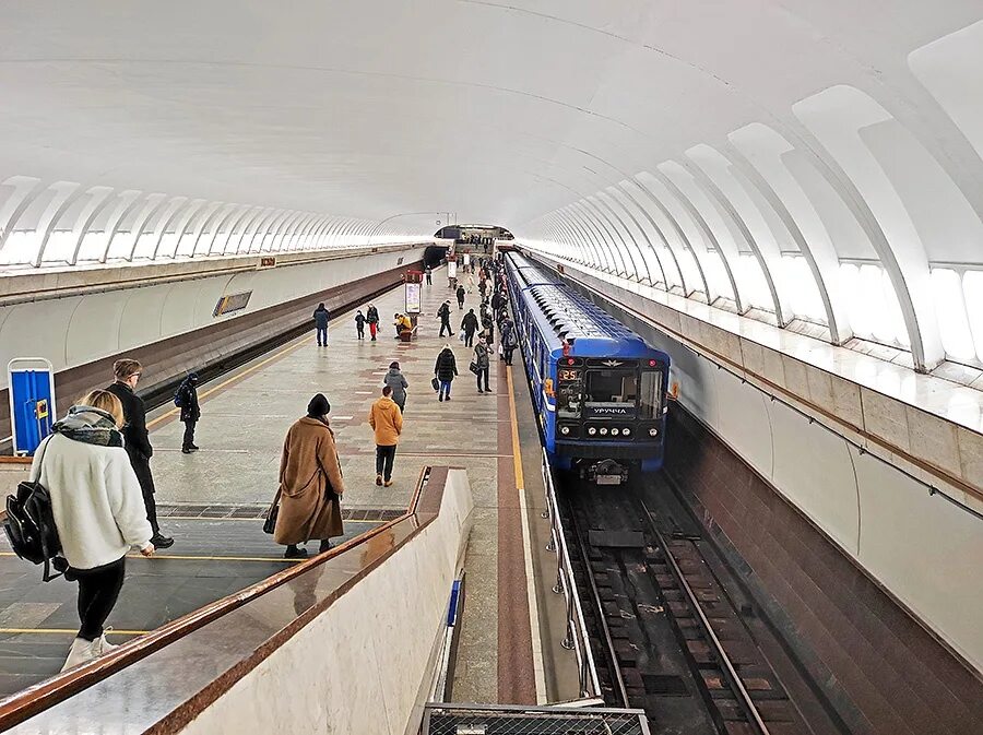 Метро усход минск. Минский метрополитен станция восток. Станция метро восток в минске. Метро восток. Минск восточный метро.