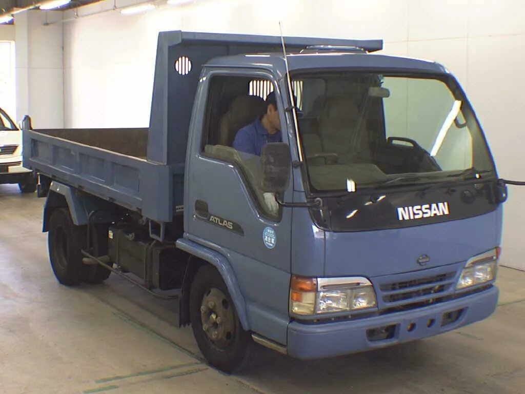 Nissan atlas самосвал. Переделка ниссан атлас на самосвал. Ниссан атлас самосвал. Грузовик ниссан атлас самосвал. Самосвал nissan atlas щебень.