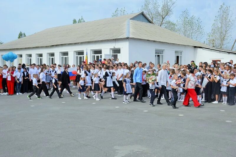 Село Калитва Алексеевский район Белгородской области. СПК Калитва Алексеевский район. Школа поцелуев белокалитвинский район. Крутинская СОШ белокалитвинский район фото школы.