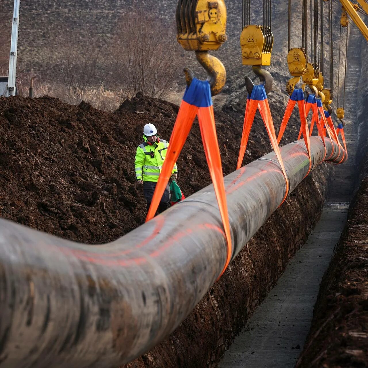 Газовая труба. Подземное хранилище газа (пхг) в редене. Нефтепровод. Поставки газа. Российский газ.