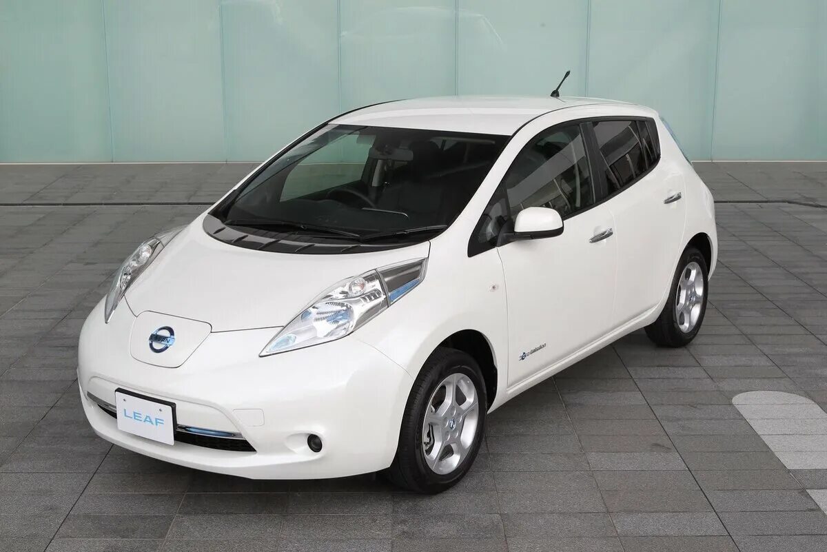 Ниссан электрокар. Nissan leaf aze0. nissan leaf 2013. nissan leaf 1. ниссан лиф 2013.