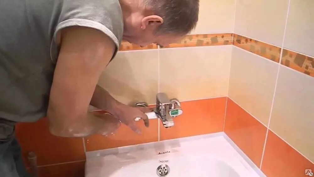 Замена / установка смесителя в ванной, цена в Иркутске от компании ООО АКВАТИК