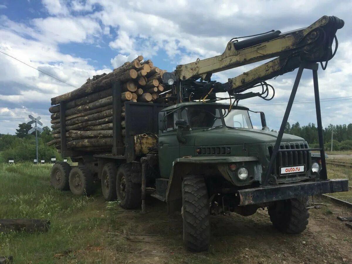 Фискарс на урале с роспуском. Урал фискарс лесовоз. Камаз 43118 фискарс. Урал фискарс лесовоз. Фискарс машина.