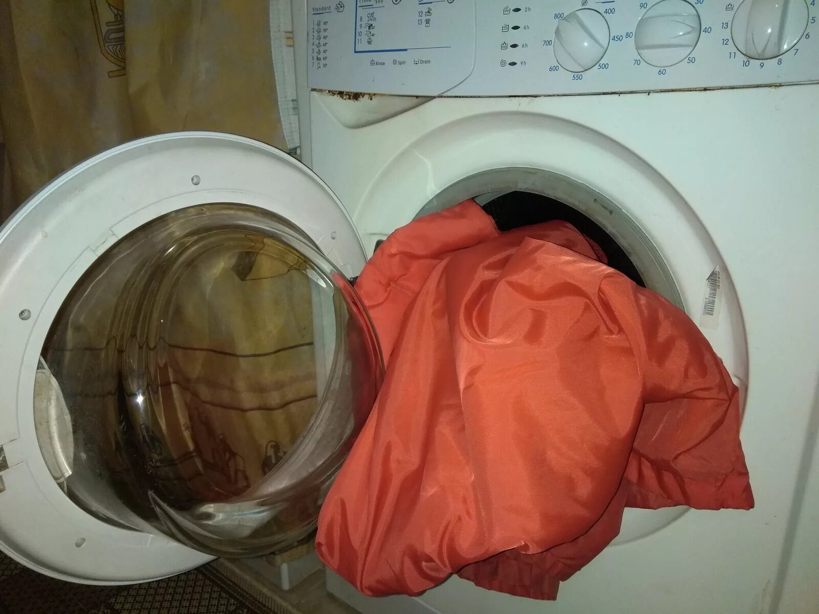 Можно стирать куртку в стиральной машинке