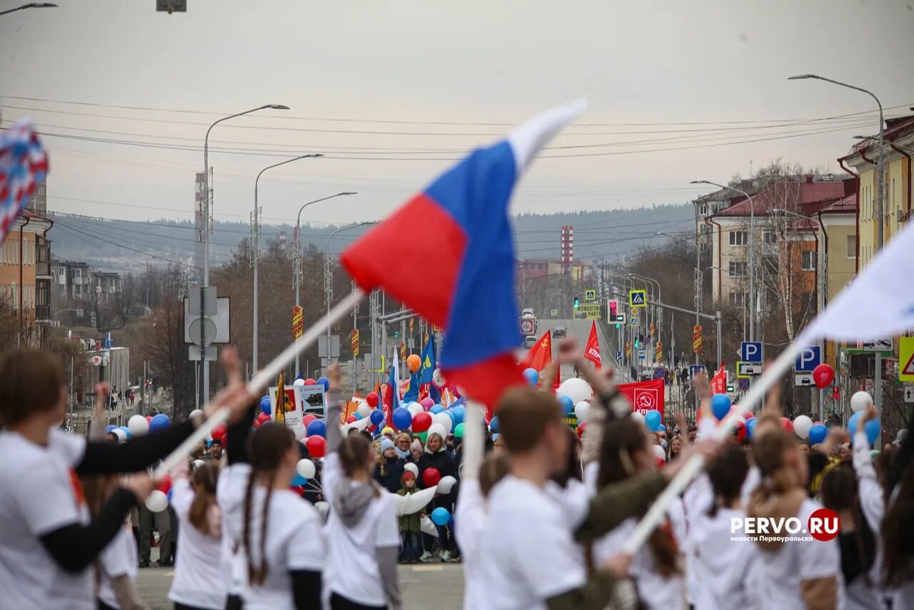 1 мая житель. Празднование дня Победы. Первомайская демонстрация. Праздник фото. Первомай демонстрация.