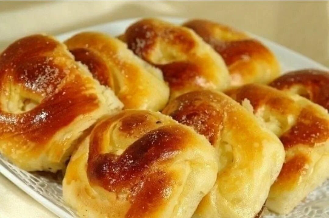 Пирожки с творогом в духовке. Красивый пирог. Дрожжевой пирог с творогом в духовке. Дрожжевой пирог с творогом в духовке. Творог в дрожжевом тесте.