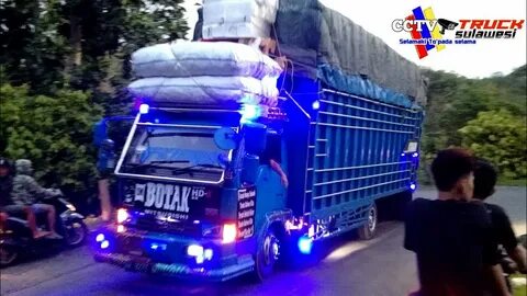 Video viral bugis di mobil