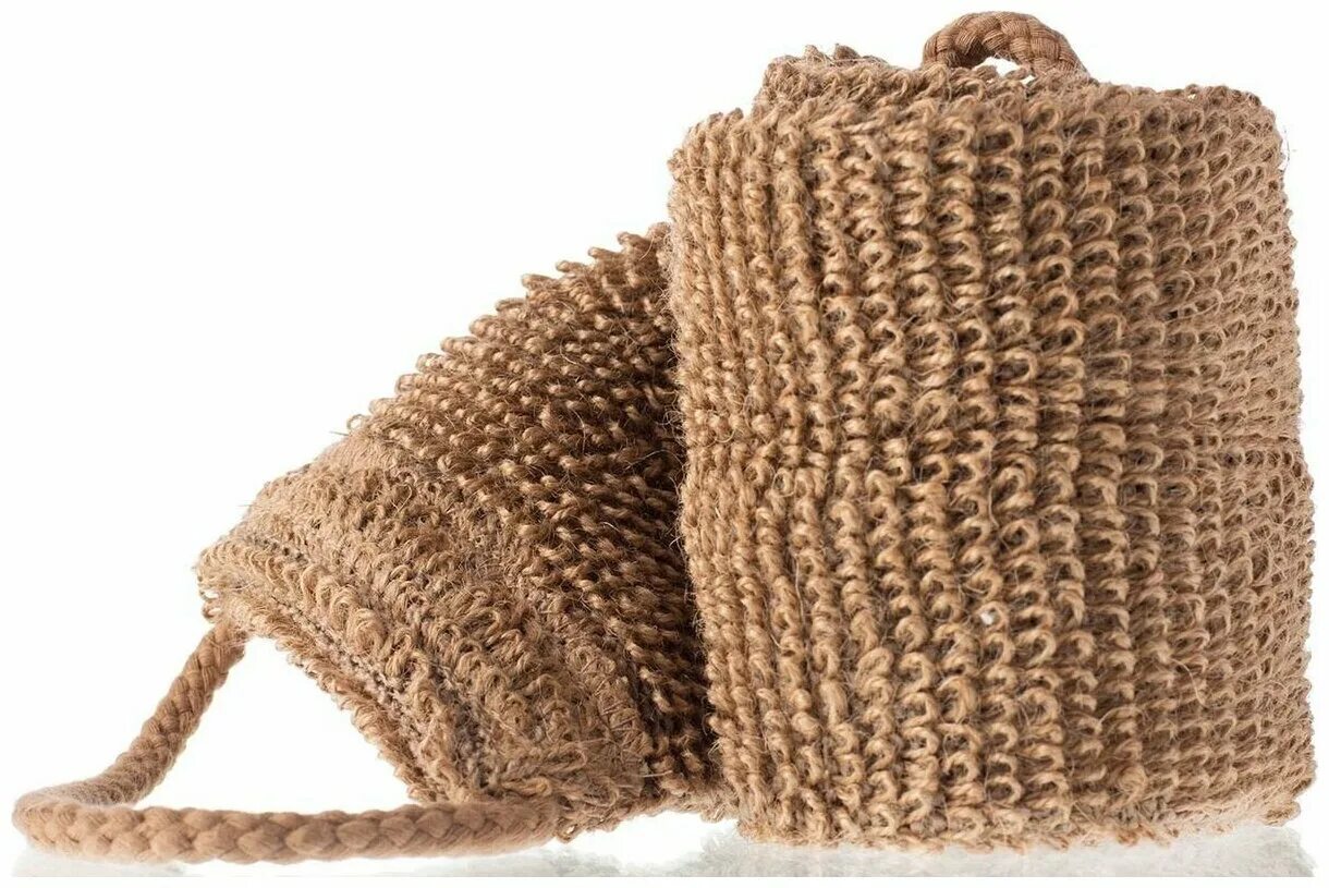 Мочалка синтетическая. Мочалка из какого материала. Мочалка-губка. Губка для тела люфа. Мочалка для тела.