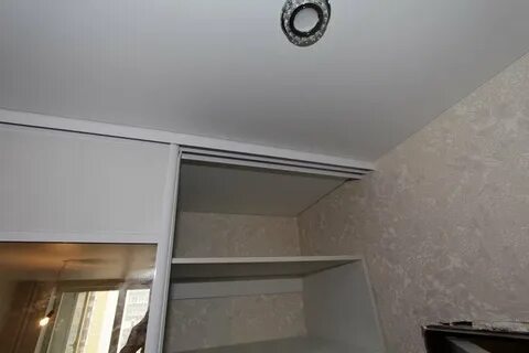 Натяжной потолок от шкафа