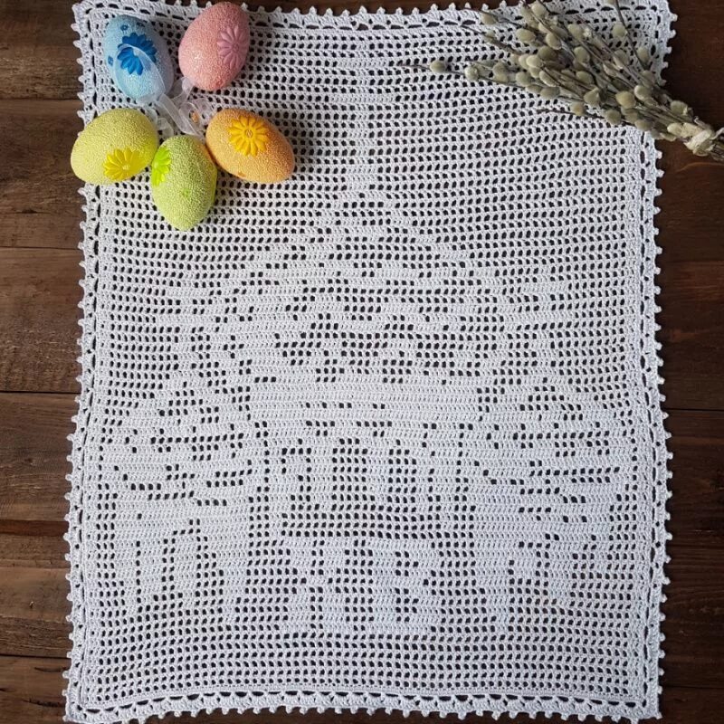 Салфетка пасхальная крючком в технике филейного