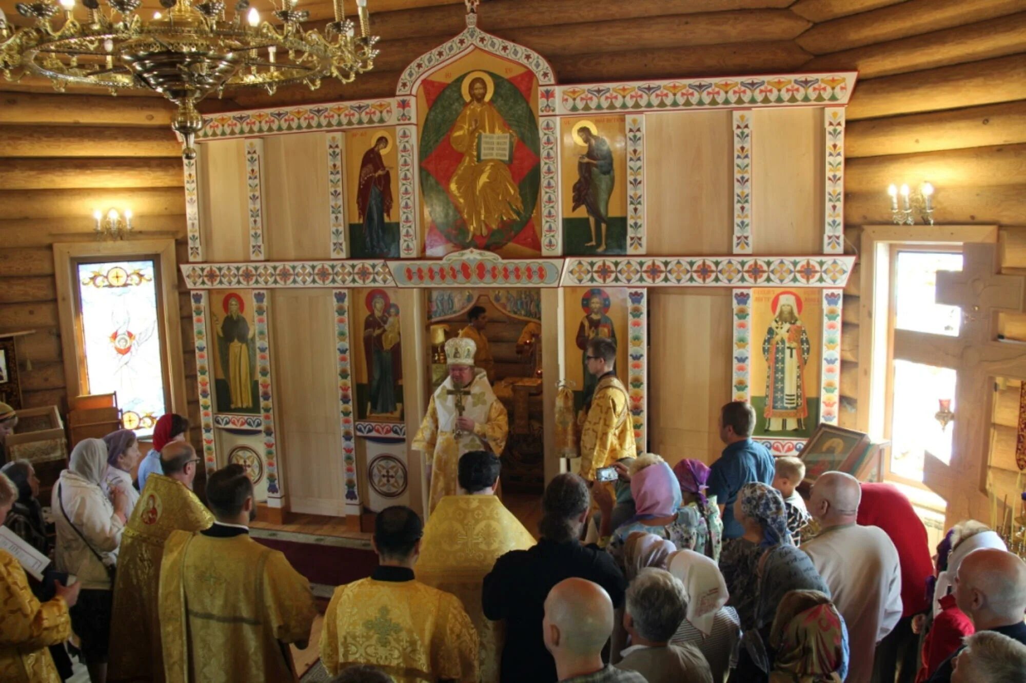 Храм священномученика вениамина. Пожар в янино церковь. Храм мучеников российских тамбов фото праздничных служб. Церковь вениамина митрополита петроградского симферополь. Храм священномученика вениамина симферополь.