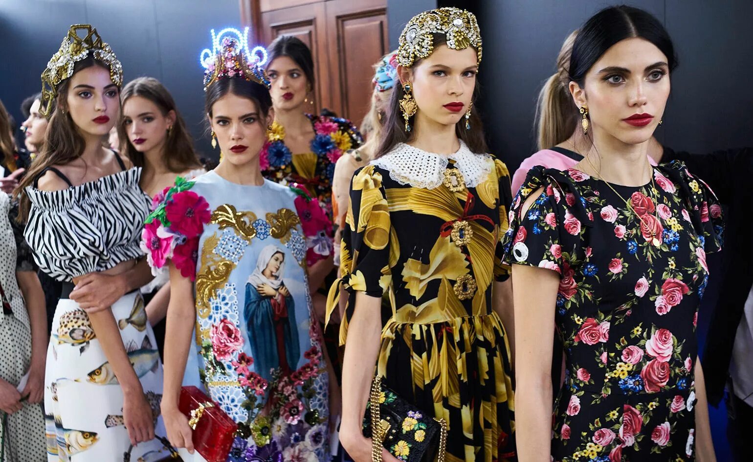 Dolce Gabbana ss18. Дольче Габбана мода 2023. Показ Дольче Габбана 2017. Дольче и Габбана (Dolce & Gabbana). Dolce gabbana москва