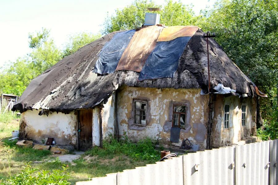 Котловая хата. Заброшенные деревни Белгородской области. Вымирающие деревни Белгородской области. Хутора Белгородской области. Заброшенный дом Белгородская область.