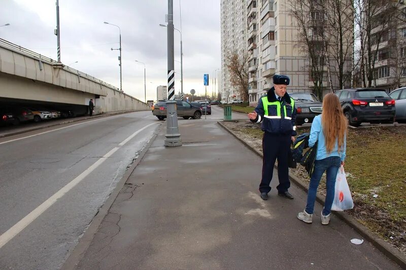 На одного пешехода меньше. Маленький пешеход ГИБДД. Итоги профилактического мероприятия пешеход. ГИБДД Филевского района Дорогомилово. Территория обслуживания ГИБДД Р-Н Раменки.