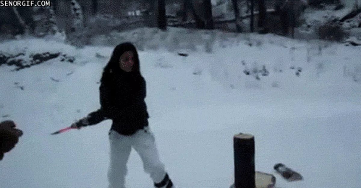 Девушку рубят. Девушку рубят