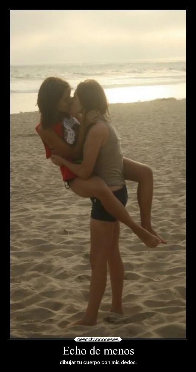 Tall lesbian. Лесбийская пара на пляже. Lift carry FF-на пляже. Лифт энд Керри Кисс. Лифт энд Керри Лесбиан.
