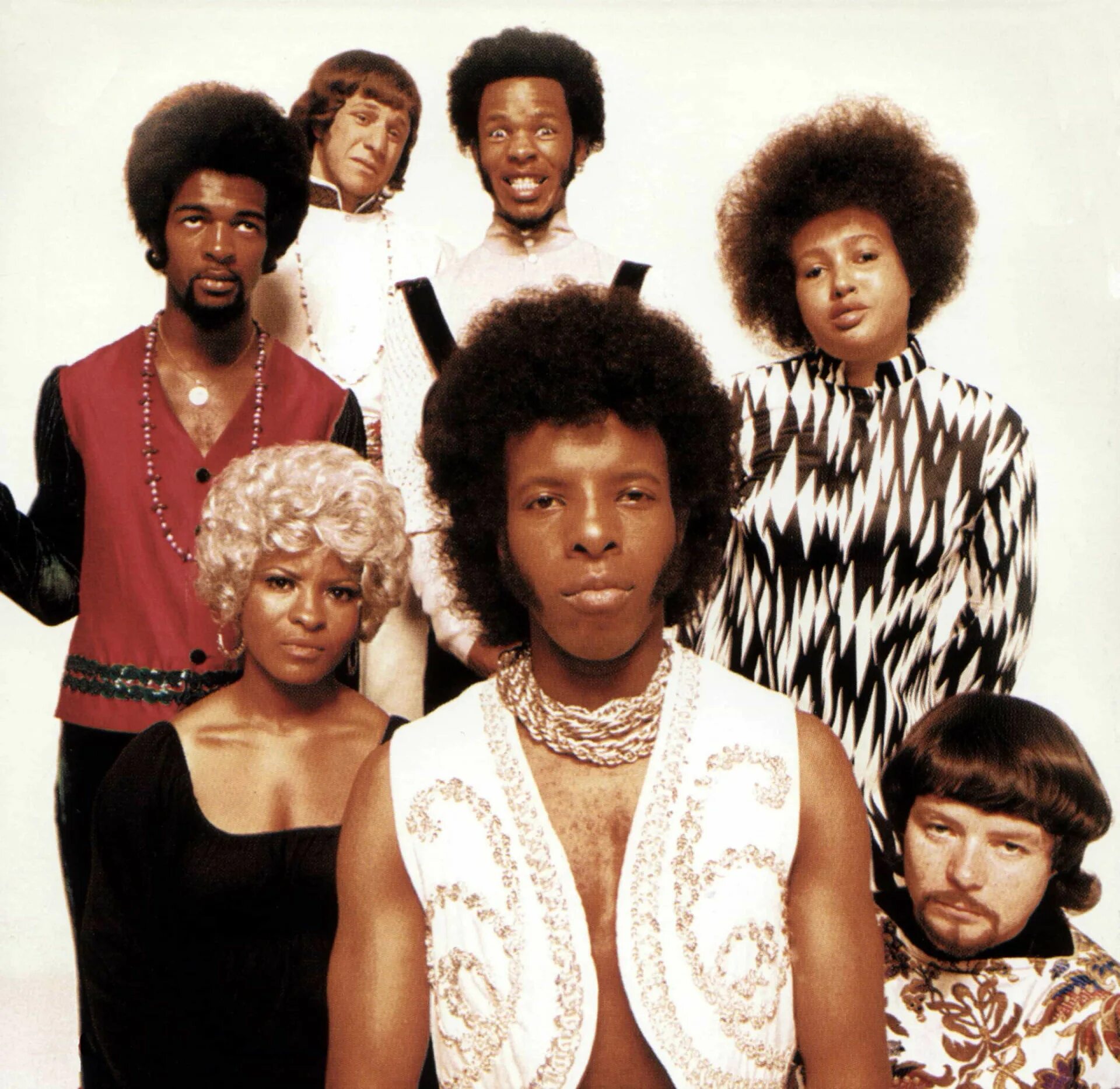 Sly stone. Sly and the Family Stone. Группа Sly & the Family Stone. Фото Sly & the Family Stone. 01 - Sly-and-the-Family-Stone-Stand.