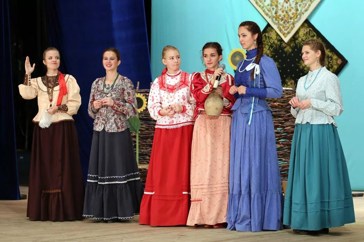 Конкурс Донская казачка. Казачий костюм девушки. Казачьи Наряды для девушек. Казачий девичий костюм