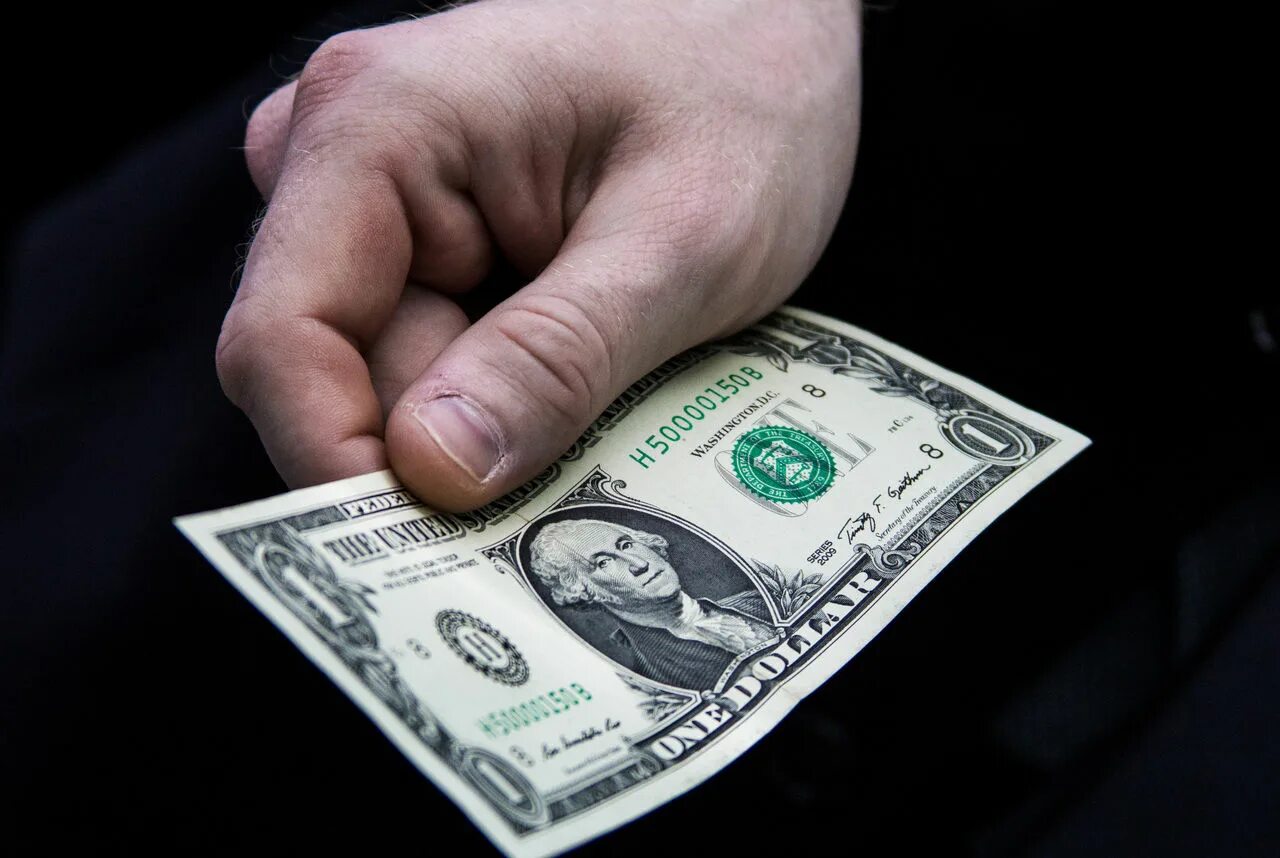Запрет доллара в россии. Доллар. Долларовая купюра. Доллар упал. Скан долларовой банкноты.