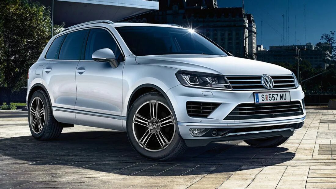 Туарег фольксваген купить с пробегом в россии. Volkswagen Touareg r line 2007. Фольксваген Туарег 2016. Volkswagen Touareg 2017 r line. Фольксваген Туарег 2017 года r line.