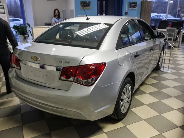 Купить шевроле круз на механике. Шевроле Круз 1.6 механика. Chevrolet Cruze 2014 1.6. Шевроле Круз 1.6 автомат седан 2014. Шевроле Круз 1.6 2014г.