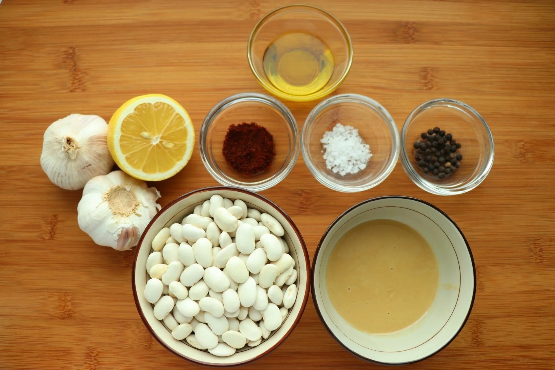 Чеснок запеченный в духовке в масле. Печеный чеснок. Печеный чеснок в духовке на зиму. Как запечь чеснок в микроволновке. Как запечь чеснок в микроволновке.