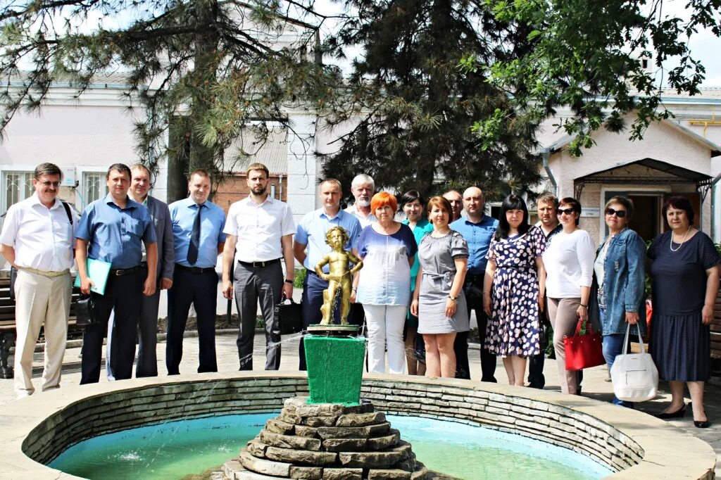 Донэнерго Волгодонск. Донэнерго Кабардинка. Кабардинка учебный центр Донэнерго. Донэнерго логотип.