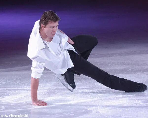 Марк кондратюк фигурное катание. Дэниел грассль 4 лутц. Фигурка от макса ягудина фигурное катание дзен. Сальхов дмитрий. Фигурка от максима ягудина дзен.