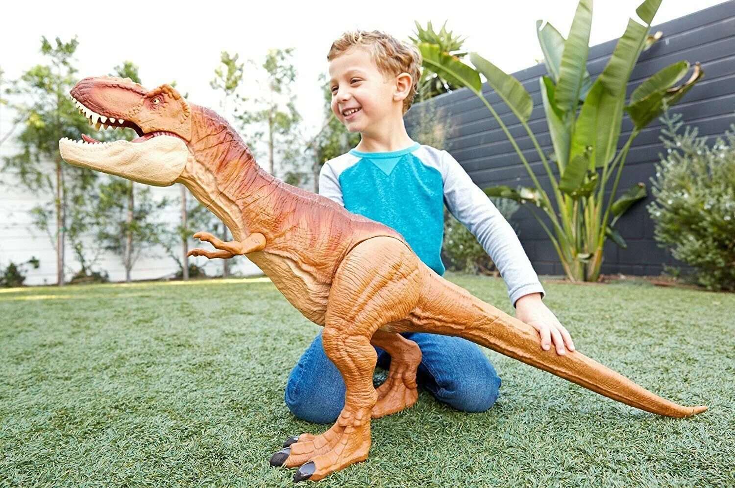 Динозав. Mattel Jurassic World fmm63 колоссальный Тиранозавр рекс. Игрушка Jurassic World t-Rex. Игрушка Тиранозавр рекс Jurassic World. Тирекс игрушка мир Юрского.