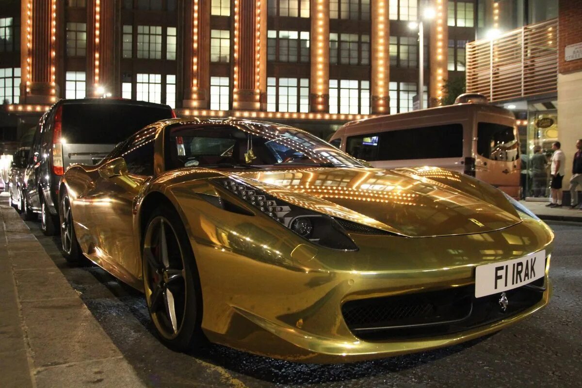 Ferrari 458 Spider Gold. Золотая машина. Золотистая машина. Золотые Тачки. Expensive gold