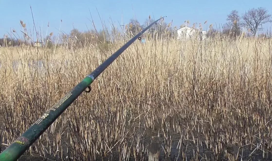 Ютуб рыбалка на карася на боковой кивок. Боковой кивок для летней рыбалки. Боковой кивок летом. Ловля на боковой кивок весной. Боковой кивок на летнюю удочку.