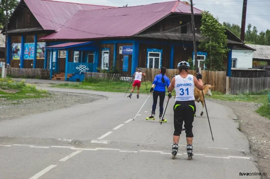 Погода бай хаак. Бай-Хаак Республика Тыва. Село бай-Хаак Тандинский район. Тыва село бай-Хаак. Село бай Хаак Республика Тыва.