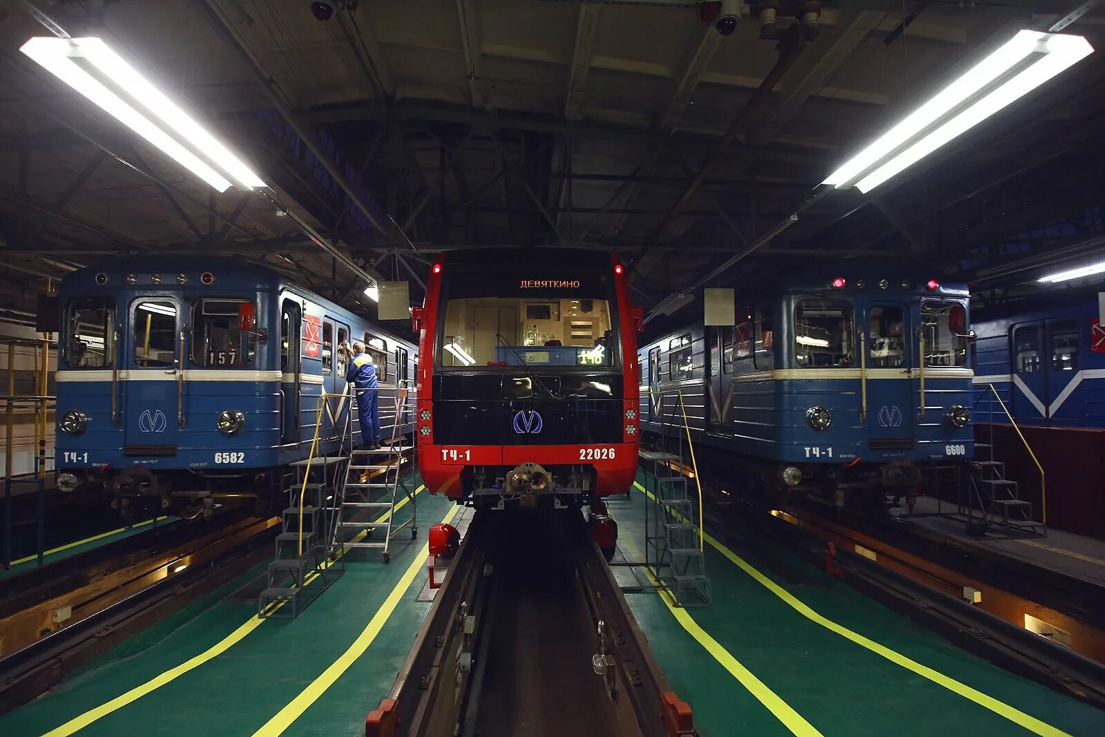 5п кабина. Юбилейный поезд метро спб. Скорость поезда метро спб. Поезда санкт-петербургского метрополитена. Станция метро лиговский проспект санкт-петербург.