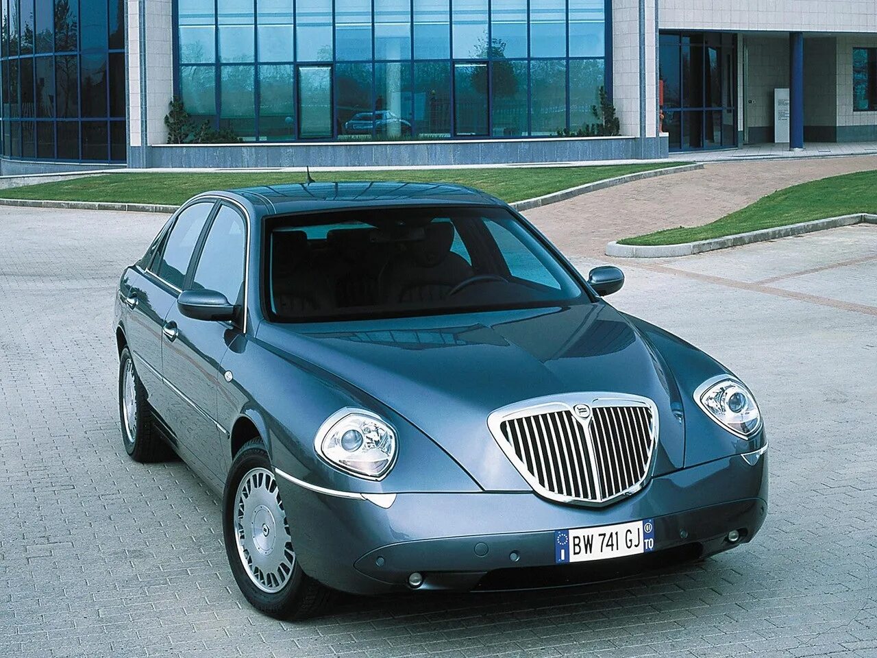 Лянча автомобиль 2024. 2002 Lancia thesis. Машина Lancia thesis. Lancia thesis 2.4 JTD. Lancia thesis 3.0 at, 2002.