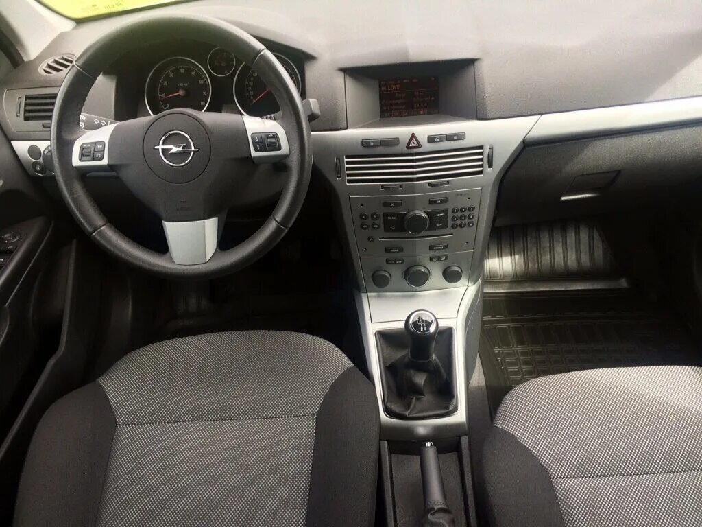 Opel astra 2010 салон. Opel astra h безопасность. подушки безопасности astra h gtc. торпеда опель астра 2010. система пассивной безопасности опель астра j.