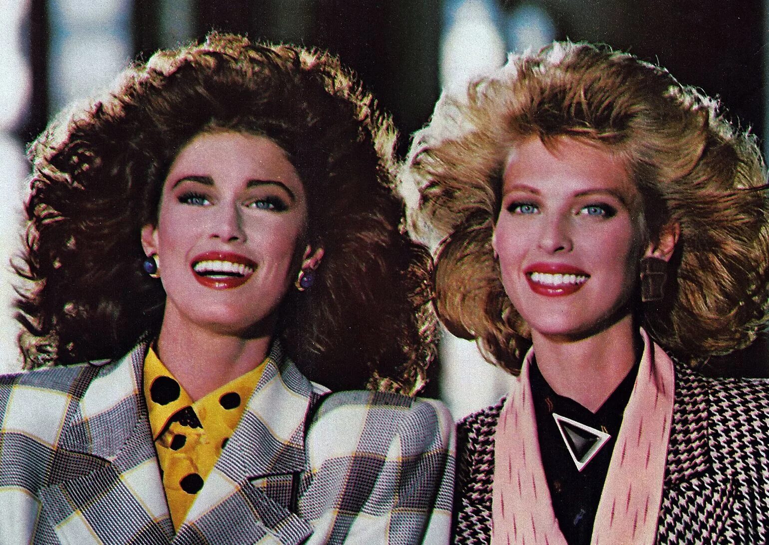 Мода 80-х годов. Прическа в стиле 80-х. Прически 80х женские. Мода 80 Америка. Направления 80 х