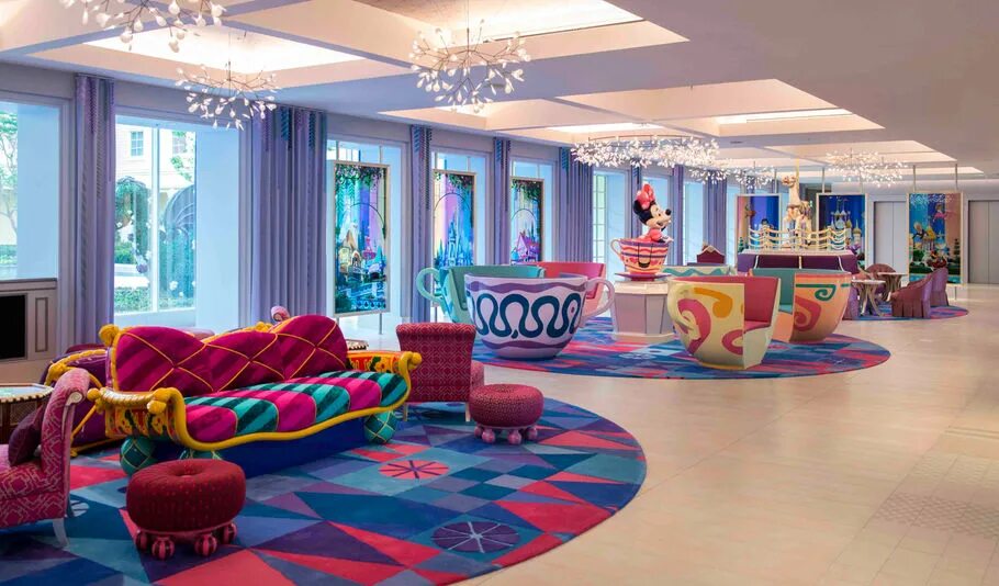 Отели дисней. Disneyland Hotel внутри. Офис Дисней. Диснейленд в интерьере. Отель Дисней.