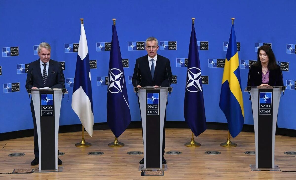 Безопасность финляндии. Швеция и Финляндия вступление в НАТО. Вступление Финляндии и Швеции в НАТО 2022. Финляндия в НАТО 2022. Вступление Финляндии в НАТО.