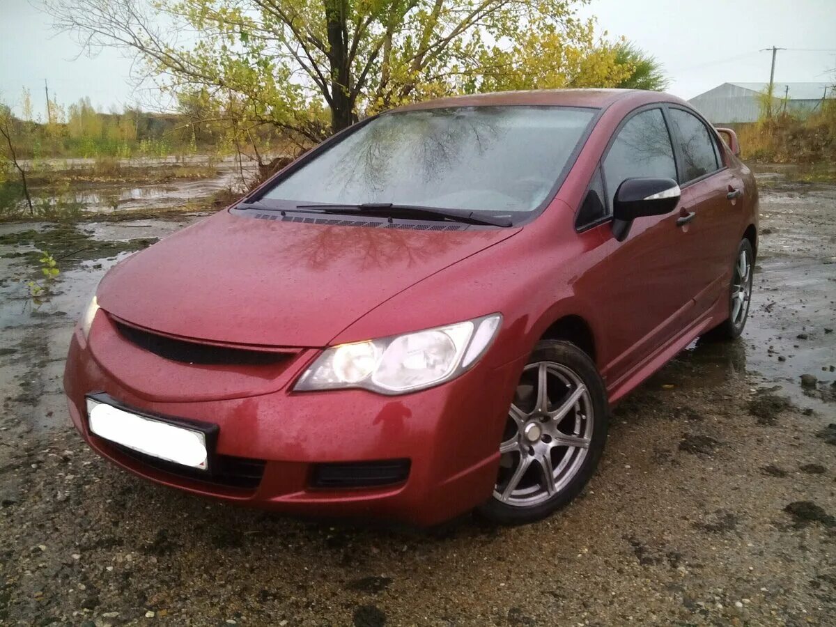 Купить хонда в уфе. Хонда Цивик седан 2007 красный. Honda Civic 8 Вишневая. Хонда Цивик бордовая. Хонда Цивик 2007 седан.