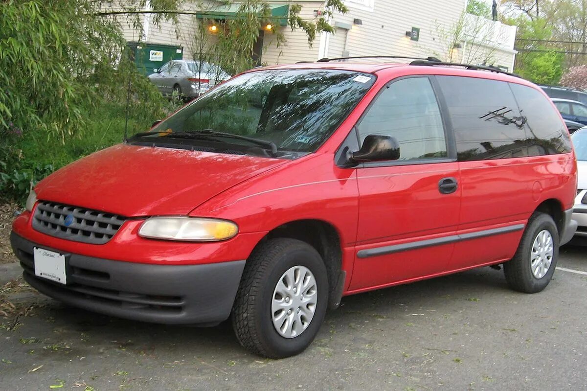 Крайслер вояджер караван. Dodge Caravan Voyager 1999. Dodge Caravan 1999. Dodge Caravan 1999 2.4. Додж Гранд Караван 1995.