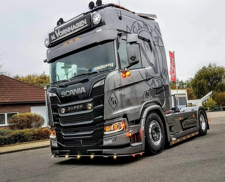 Топ скания. Грузовик скания тюнингованный. Скания грузовик r560. Scania topline кабина. Топ скания.